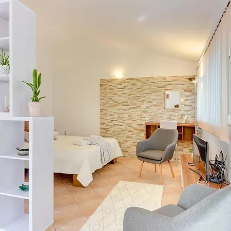 Будинок відпочинку House Marija *